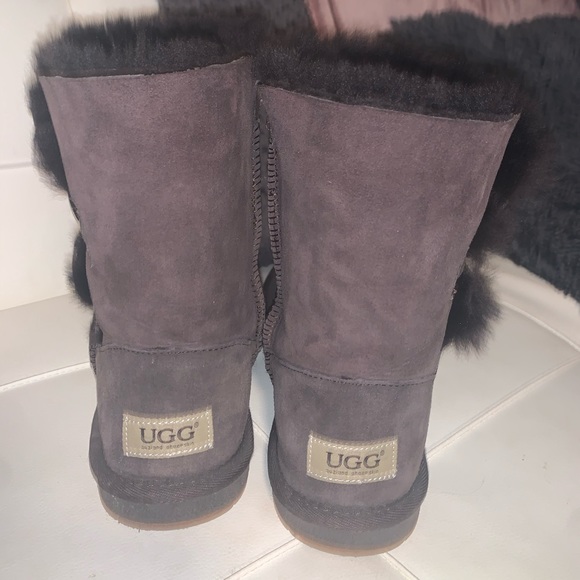 UGG Boots - Picture 2 of 4